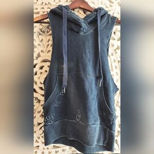NIYAMA SOL DISTRESS HOODIE SLEEVELESS TOP EUC SIXE XS